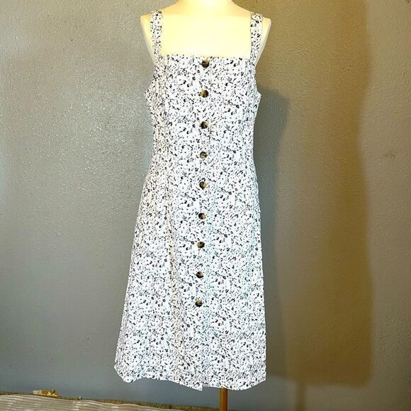 GAP Dresses & Skirts - Gap women’s white gray and black floral print squared neck apron dress size 12 T
